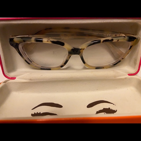 kate spade Accessories - ♠️ Kate Spade ♠️ glasses and case